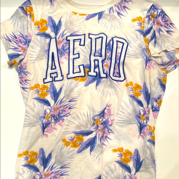 White Flowered Aeropostale Shirt - Picture 1 of 1
